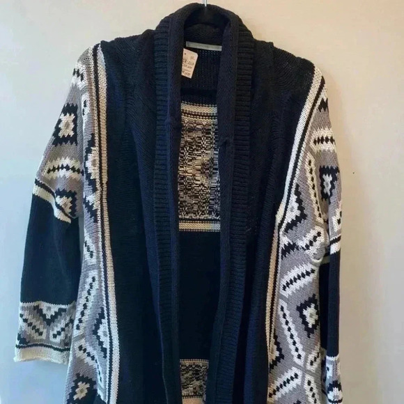 Twelfth Street by Cynthia Vincent Sweater - Picture 3 of 11